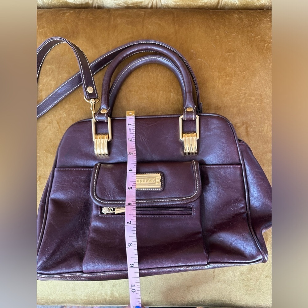 Classic Red/Burgundy Capezio Leather Bag/Purse with Shoulder Crossbody Strap - Picture 4 of 10